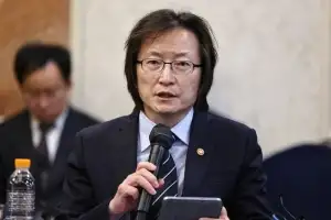 공정위, 인쇄용지 담합에 3383억원 과징금…가격 재결정 명령도