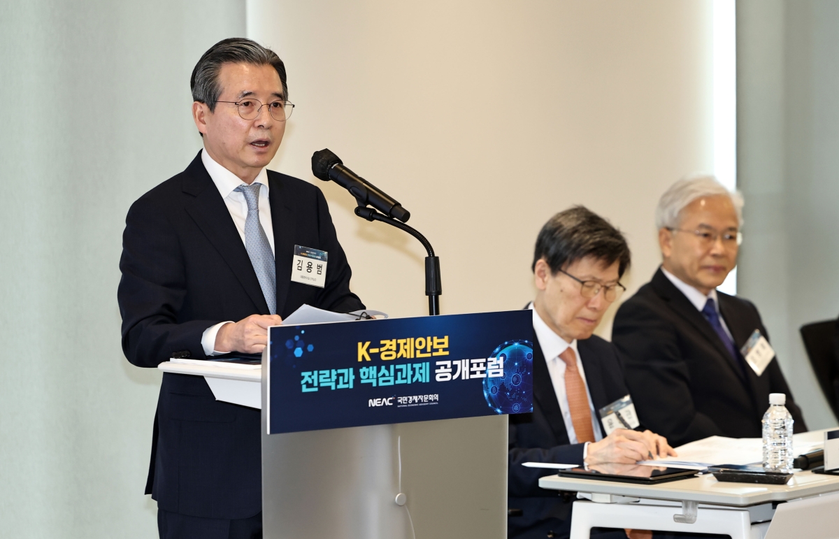 축사하는 김용범 정책실장