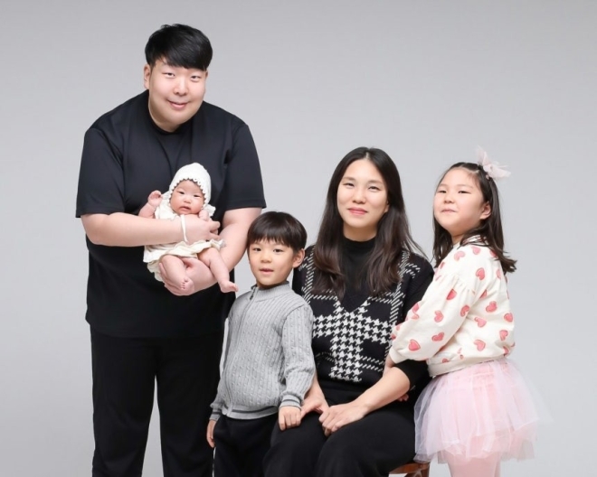 “셋째딸 이제 100일인데”…삼남매 아빠, 7명 살리고 세상 떠났다