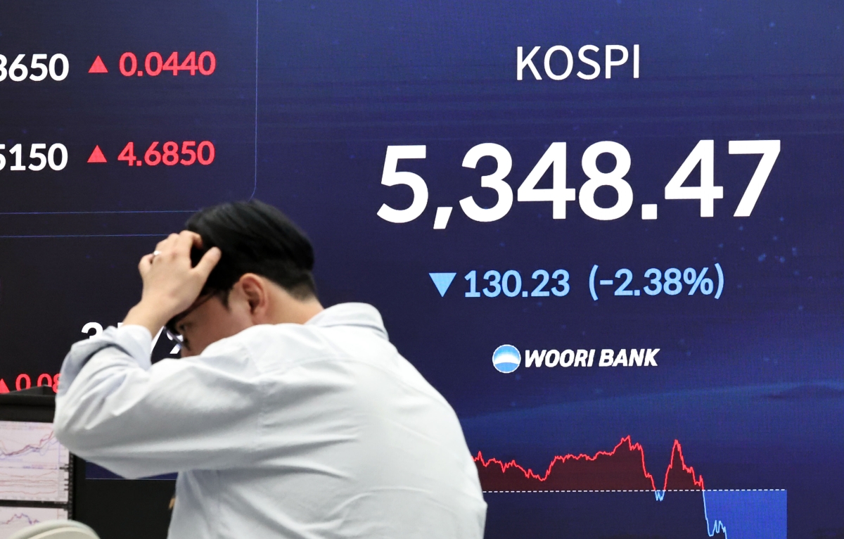 코스피, 트럼프 강경 발언으로 장중 하락 전환