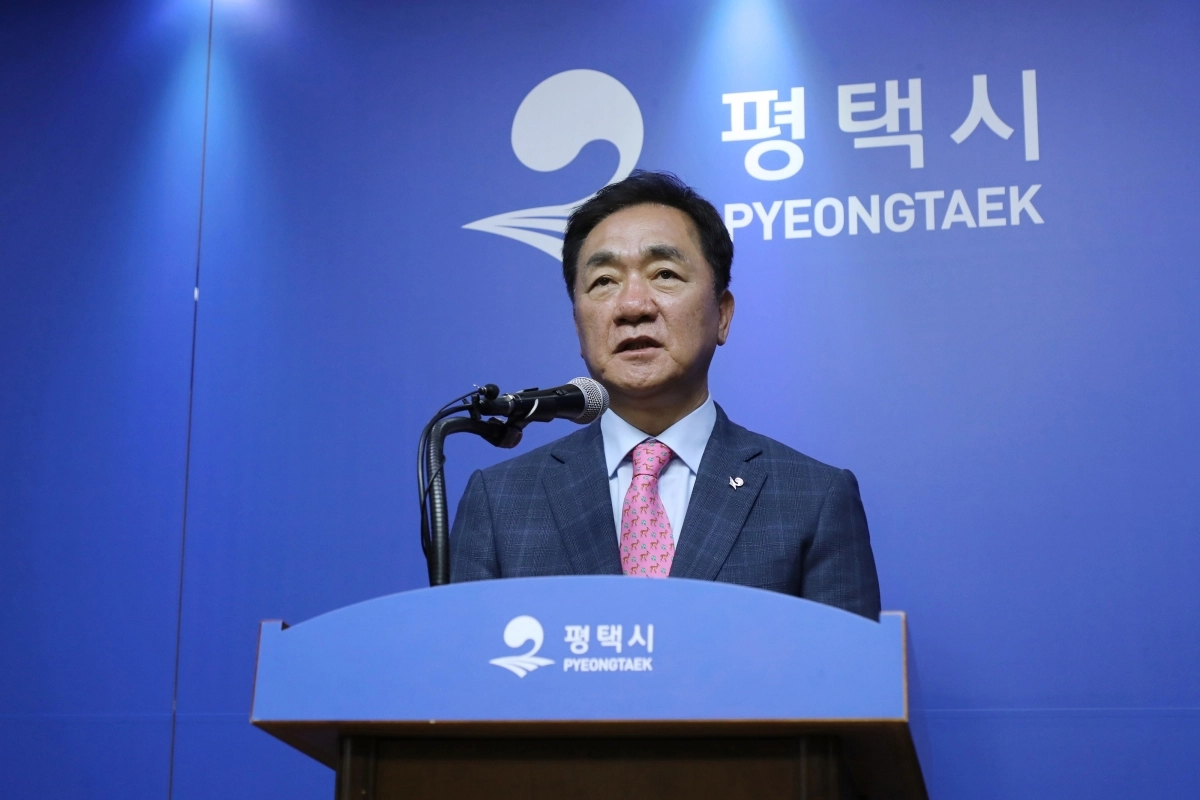 정장선 평택시장은 3일 언론 브리핑을 열고 알파탄약고 부지 활용과 개발 추진 계획을  발표하고 있다. (평택시 제공)