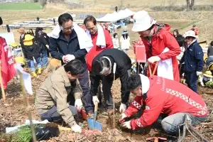 충남도 ‘탄소중립’ 나무 심기·목재 이용 공공건축 확산