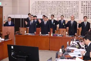 與 “소설가 수준”·野 “李 대통령은 공범”…국조서 ‘박상용·대북송금’ 매치