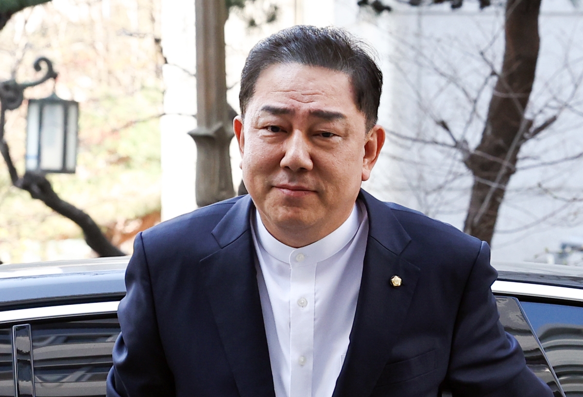 김병기 무소속 의원이 지난 2일 서울 마포구 서울경찰청 공공범죄수사대로 경찰 5차 소환에 출석하고 있다. 뉴시스