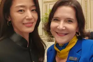 thumbnail - “울랄라” 이다도시 뜻밖의 놀라운 근황…전지현과 ‘이곳’서 포착