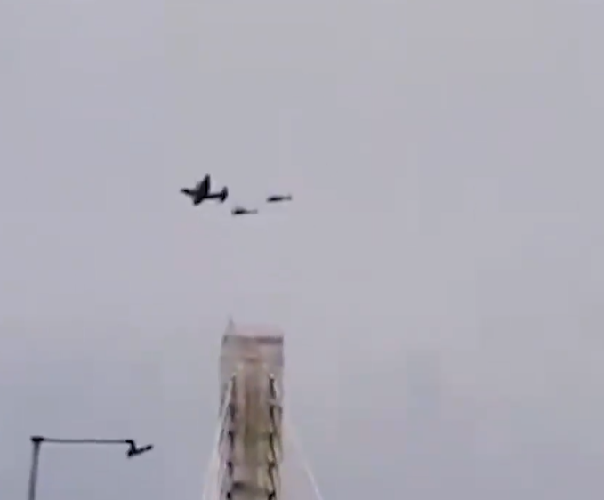 실종된 미군 조종사를 찾는 이란 상공의 미군 수색작전. 소셜미디어 캡처