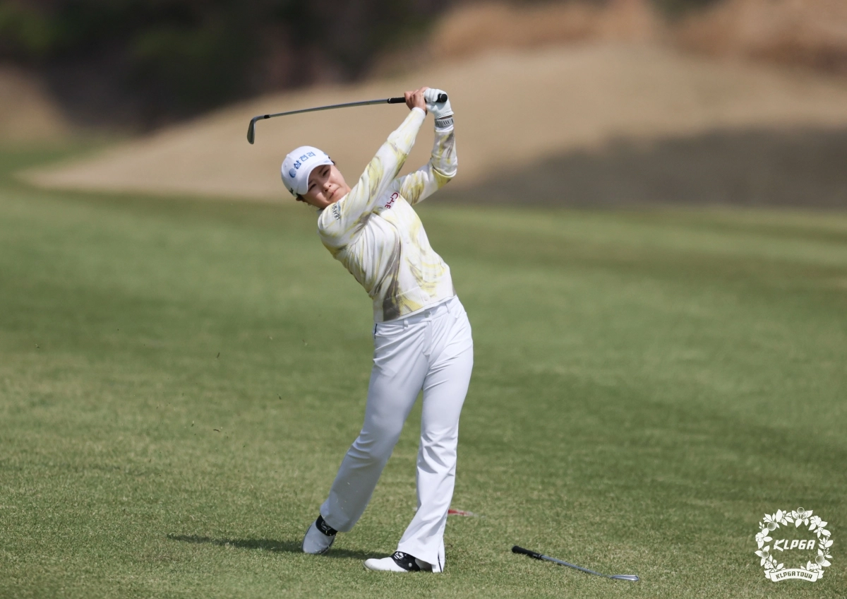 고지원이 5일 경기 여주시 더 시에나 벨루토CC에서 끝난 KLPGA투어 국내 개막전 더 시에나 오픈 최종 라운드 2번 홀에서 티샷을 날리고 있다.  KLPGA 제공