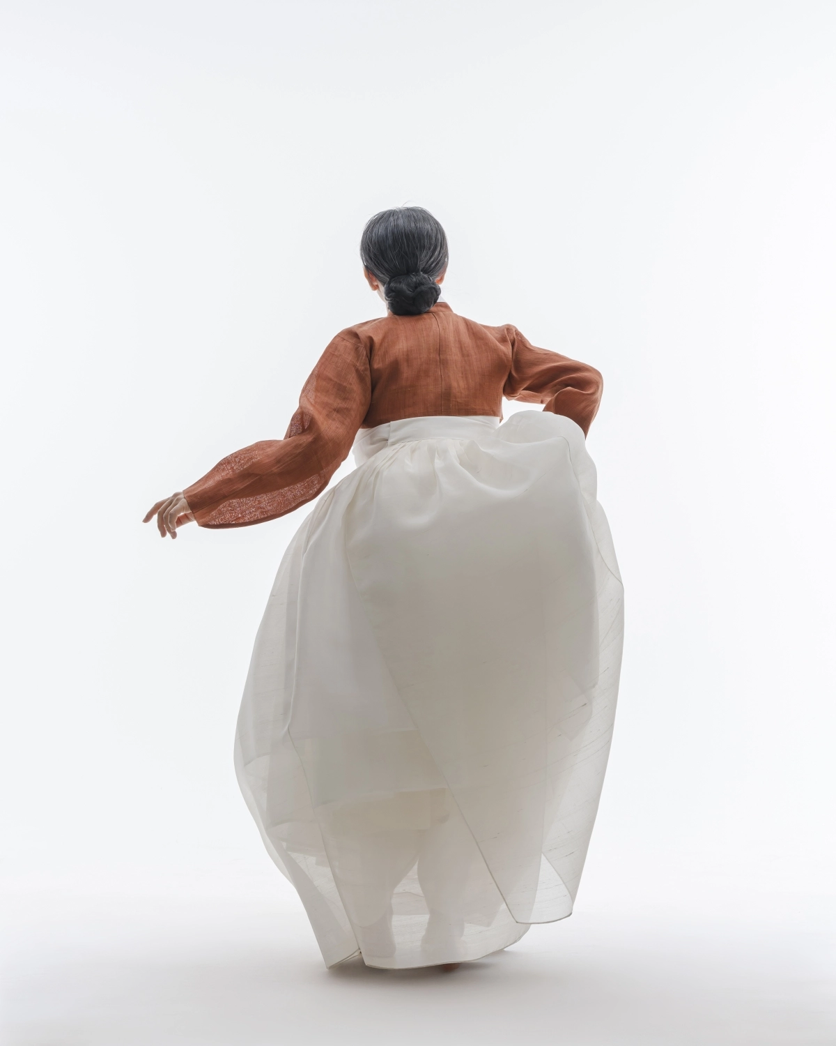 지난 3일 국립극장 연습실에서 시연한 국립무용단 ‘귀향’의 한 장면.  국립극장 제공