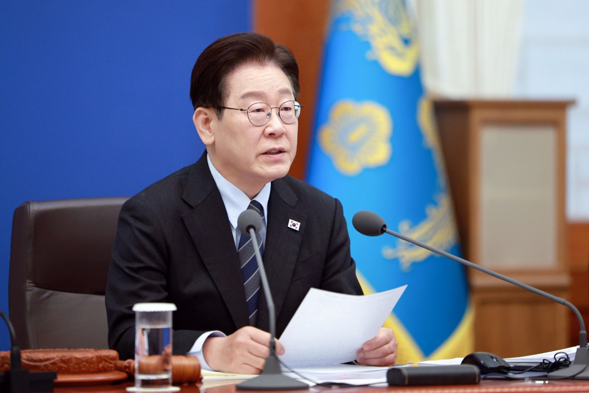 이재명 대통령이 6일 청와대에서 열린 국무회의 겸 비상경제점검회의에서 발언하고 있다. 2026.4.6 청와대통신사진기자단
