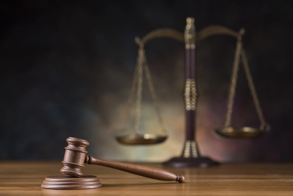 해외 주요국과 달리 한국은 자녀 범죄를 방치한 부모를 형사 처벌할 근거가 없고 감독 의무를 강제할 수단도 부족하다는 연구가 제시됐다. 아이클릭아트