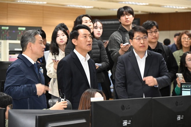 오세훈, 지하철 혼잡도 낮출 시스템 점검…“시민 위한 일상 혁신”