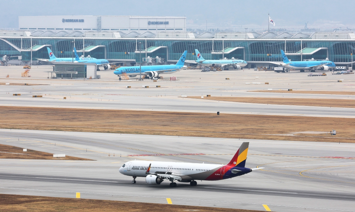 1일 인천국제공항 계류장에 대한항공 여객기가 대기하고 있다. 연합뉴스