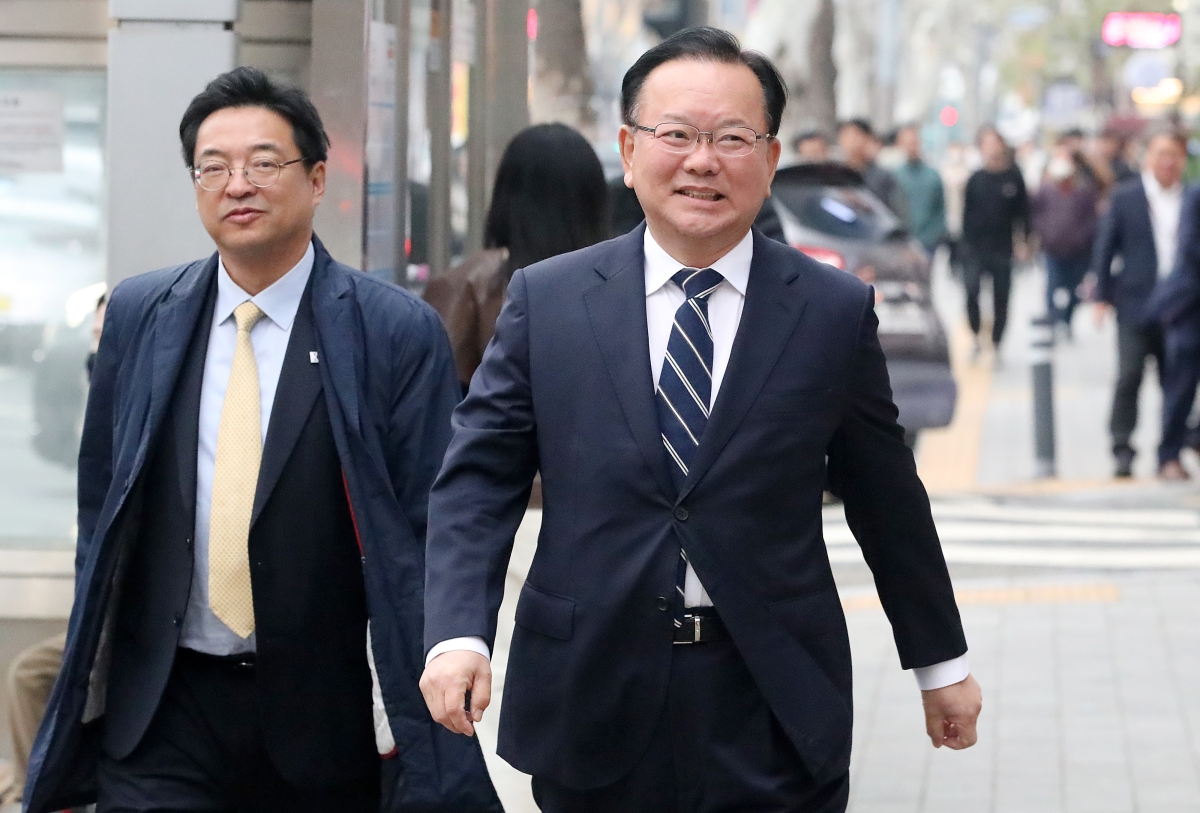 대구 도심 걷는 김부겸