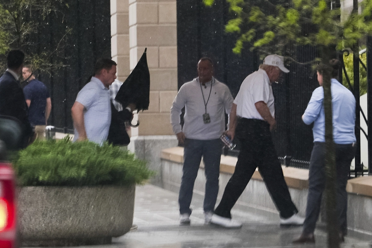 전쟁 중에도 골프 즐긴 트럼프