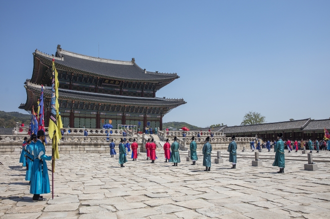 경복궁서 시간여행 떠날까, 창경궁서 궁중차 한잔 할까