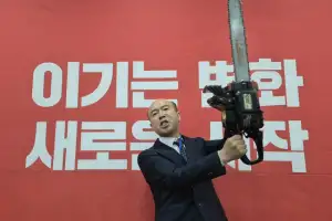 홍준표 “서로 시장하겠다고 설쳐”…전기톱까지 등장한 대구시장 선거