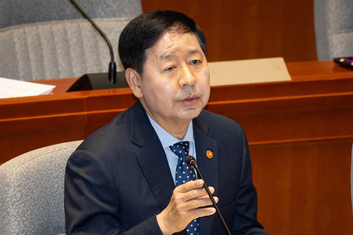 의원 질의 답하는 구윤철 부총리