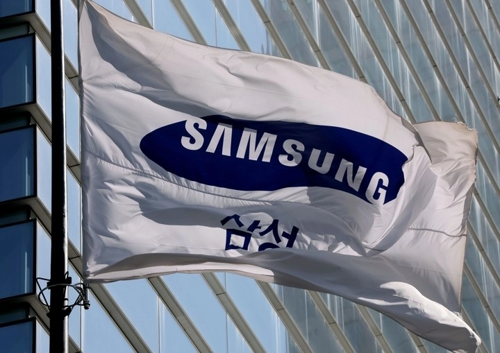 삼성전자가 올해 1분기 매출액 133조원, 영업이익은 지난해 동기보다 755% 증가한 57조2000억원으로 역대 최대 실적을 기록했다. 지난해 4분기 매출 93조원, 영업익 20조원으로 최대 실적 기록을 세운 데 이어 이번에도 깜짝 실적으로 2분기 연속 기록 경신 행진을 이어갔다. 사진은 7일 서울 서초구 삼성전자 사옥 모습. 2026.4.7  연합뉴스