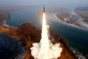 합참 “북한, 동쪽 방향으로 탄도미사일 발사”