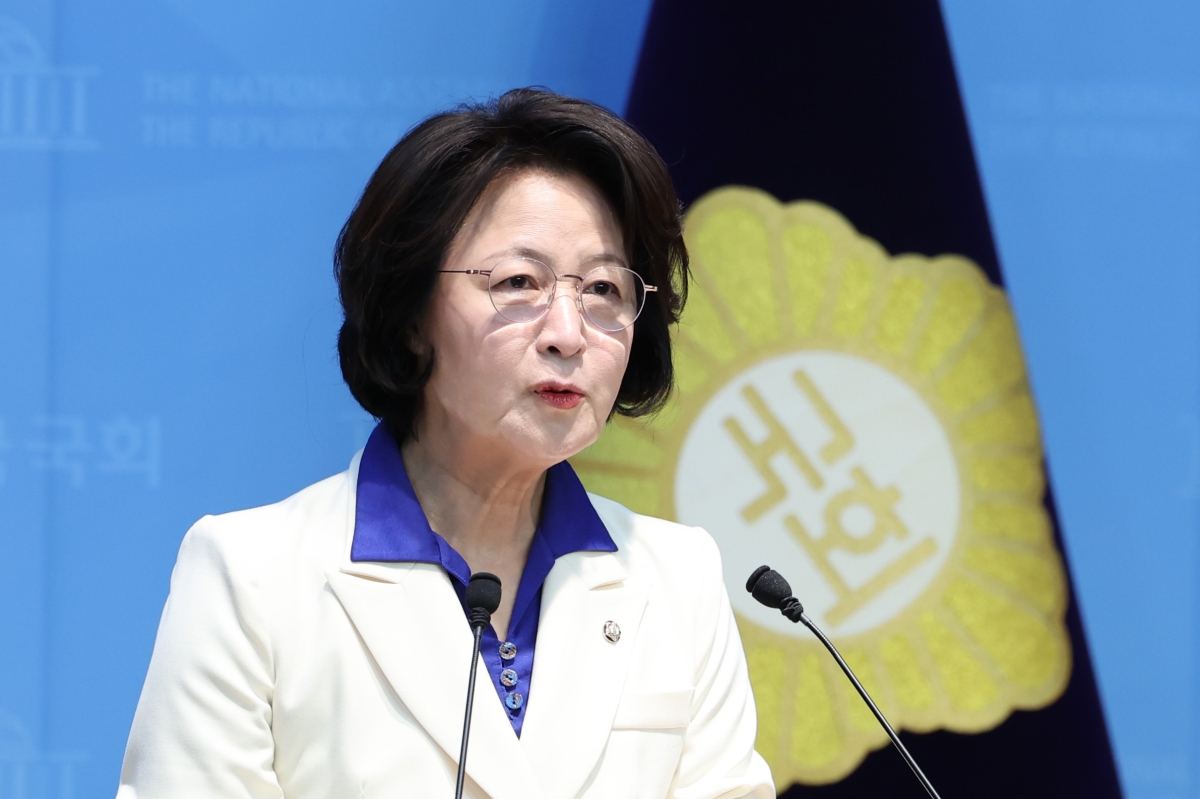 기자회견 나선 추미애 경기지사 후보