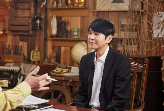 전 프로 바둑 기사 이세돌이 은퇴 후 근황과 과거 인공지능 대국의 뒷이야기를 전한다. 쿠팡플레이