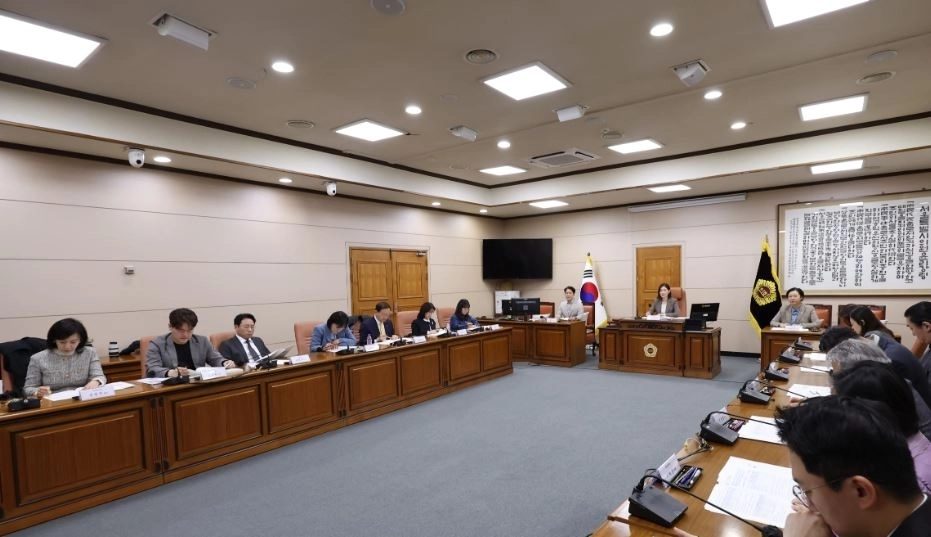 지난 7일 서울시의회 본관 운영위원회 회의실에서 열린 2025회계연도 결산 총괄설명회