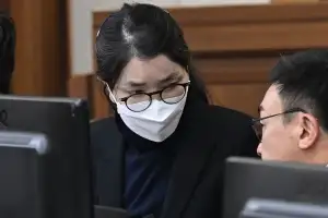 특검, 주가조작·금품수수 김건희 2심서 징역 15년 구형
