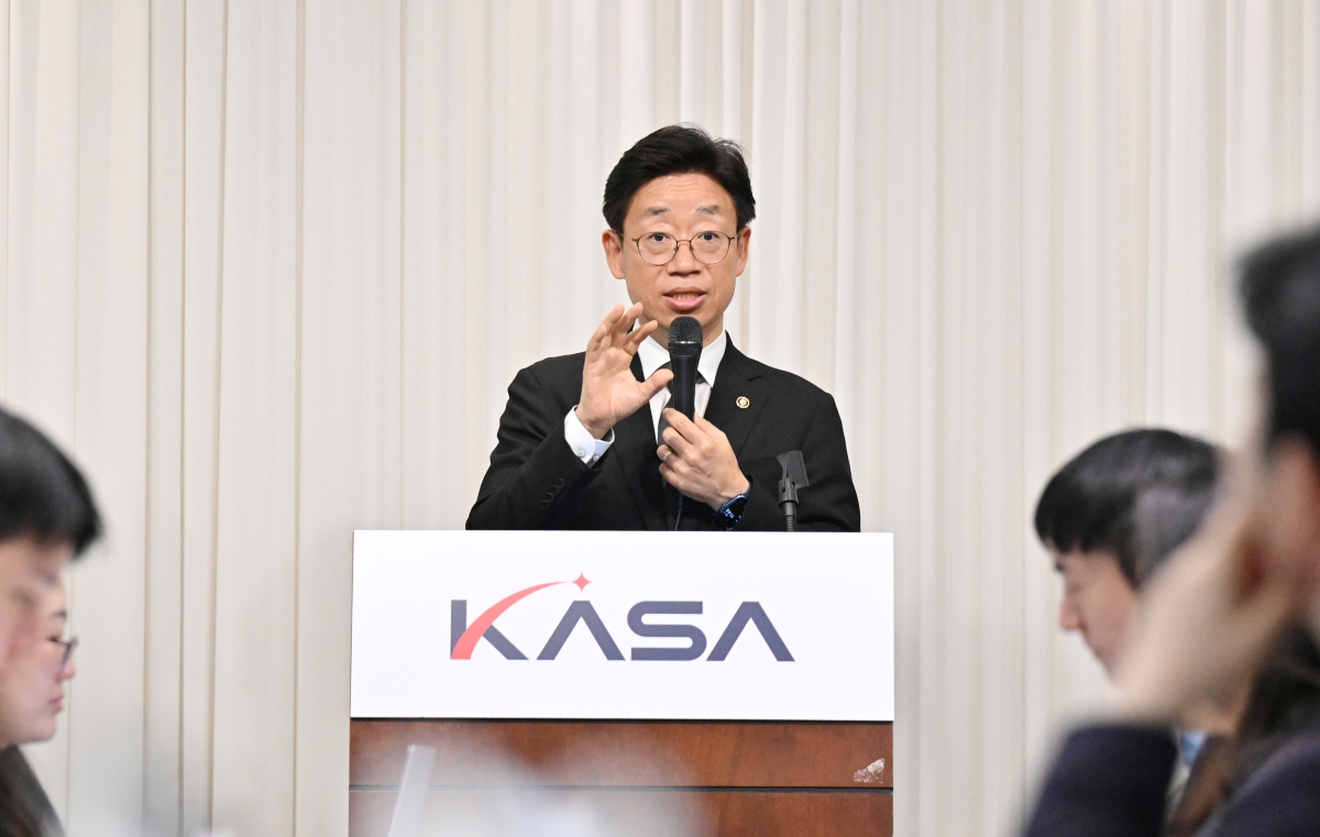오태석 우주항공청장이 8일 서울 종로구 한 식당에서 기자간담회를 열고 우주항공 분야 현안에 대해 설명하고 있다. 우주항공청 제공