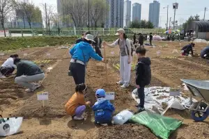 성동구, ‘무지개텃밭·다산농원’ 개장…도심 속 텃밭 가꾸기