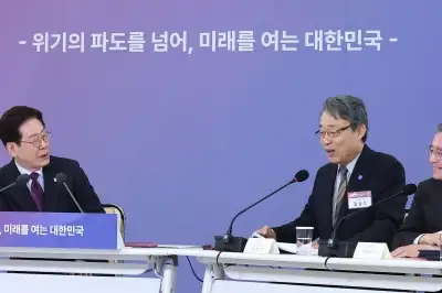 편법 실업수당 때린 李… “고용 불안한 비정규직 보수 더 받아야”
