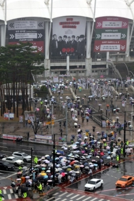 진군하는 ‘아미’