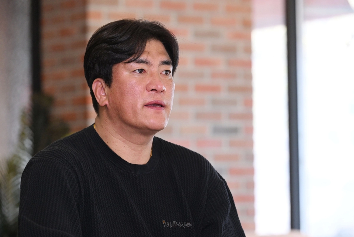 차상현 여자배구 국가대표팀 감독이 지난 8일 경기 수원시의 한 카페에서 진행한 인터뷰에서 대표팀 운영에 대한 구상을 밝히고 있다. 도준석 전문기자