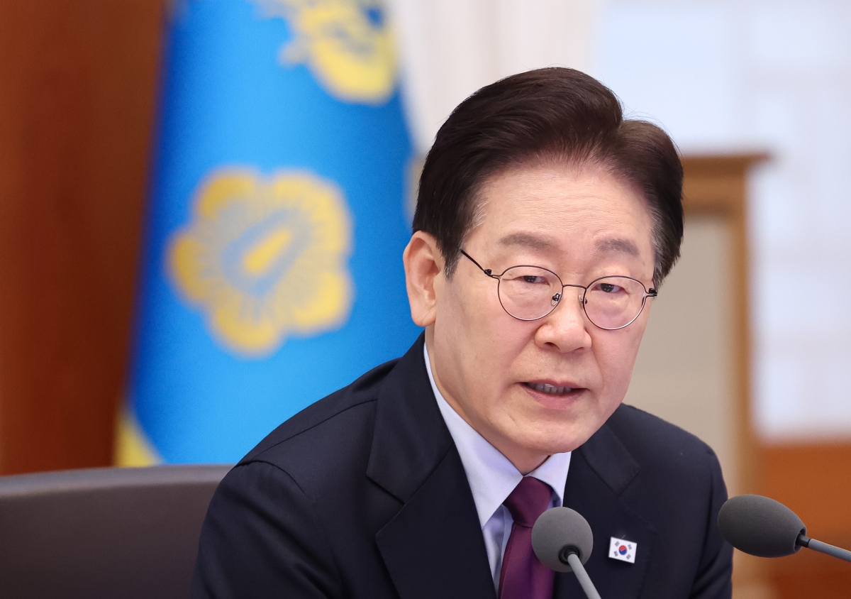 수석보좌관회의 발언하는 이재명 대통령