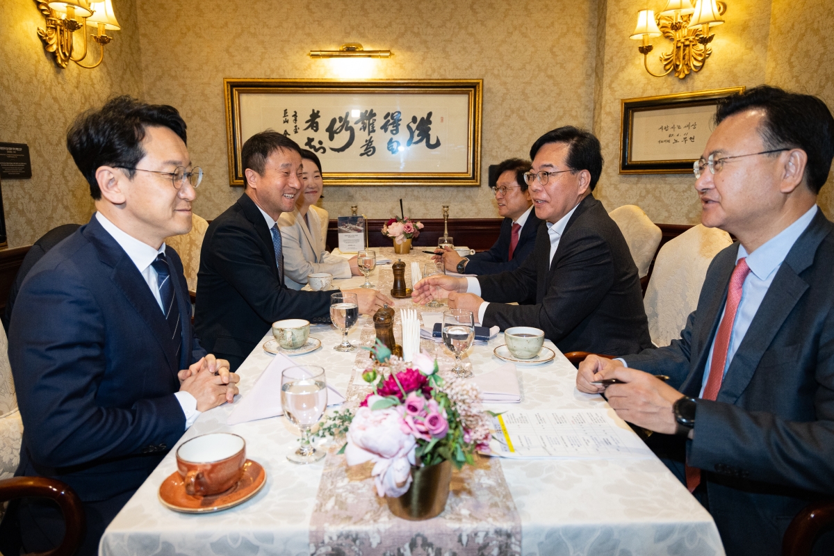 마주 앉은 여야 ‘추경안 협상 막바지’