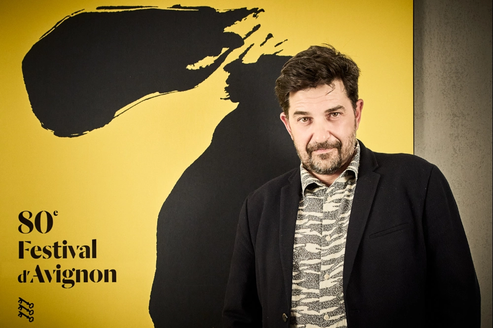 티아고 호드리게스 아비뇽 페스티벌 예술감독은 올해 제80회 행사 ‘초청언어’를 한국어로 발표하며 “전 세계에 그 위상을 떨치고 있는 한국 문화로 통하는 문을 열어준다”고 설명했다. 예술경영지원센터 제공