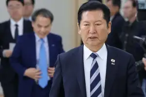 정청래, ‘대통령 사진 금지령’ 사과…“李대통령에 누 끼쳤다”