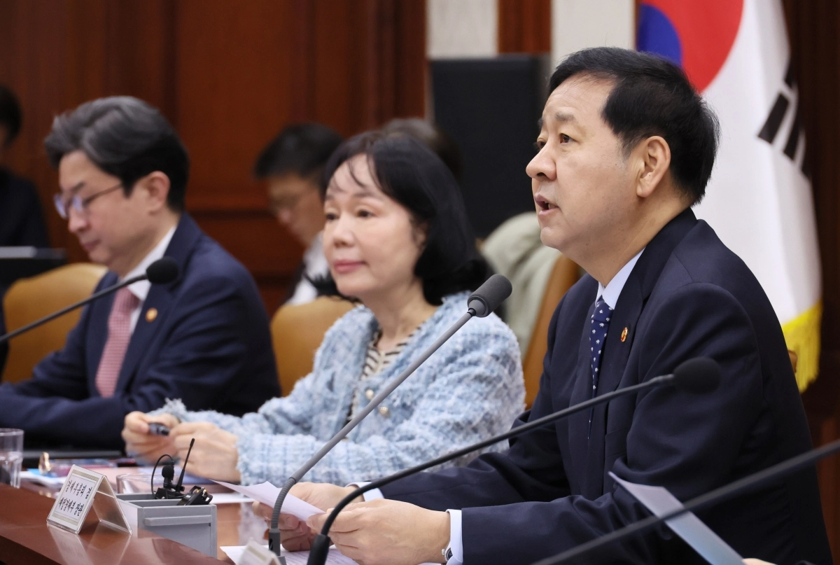 구윤철 부총리, 비상경제본부회의 겸 경제관계장관회의 발언     (서울=연합뉴스) 이정훈 기자 = 구윤철 부총리 겸 재정경제부 장관이 10일 서울 종로구 정부서울청사에서 열린 비상경제본부회의 겸 경제관계장관회의에서 발언하고 있다. 2026.4.10     uwg806@yna.co.kr