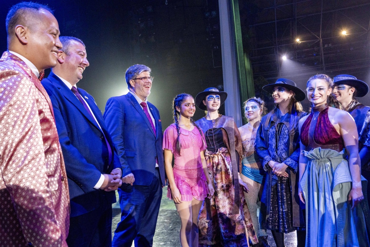 필립 라포르튠(왼쪽 세 번째) 주한 캐나다 대사, 다미앙 페레이라(두 번째) 주한 퀘벡정부 대표(왼쪽에서 두번째)가 지난 9일 에버랜드를 방문한 모습. 에버랜드 제공