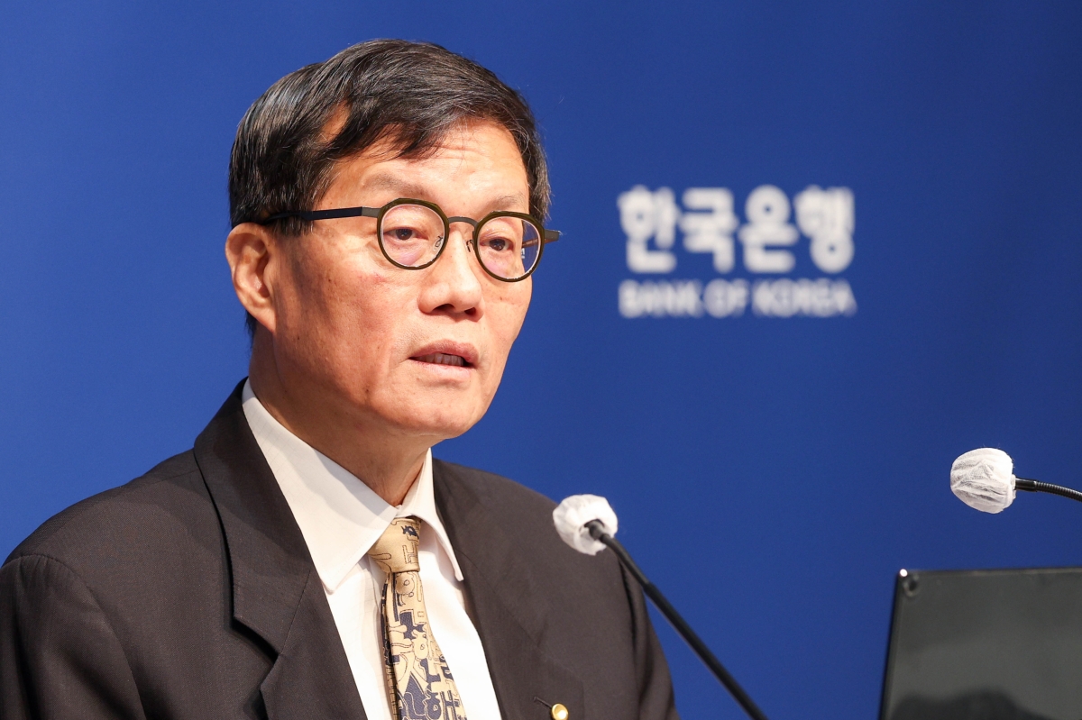 이창용 한국은행 총재가 10일 서울 중구 한국은행에서 열린 통화정책방향 기자간담회에서 발언하고 있다. 2026.4.10. 공동취재