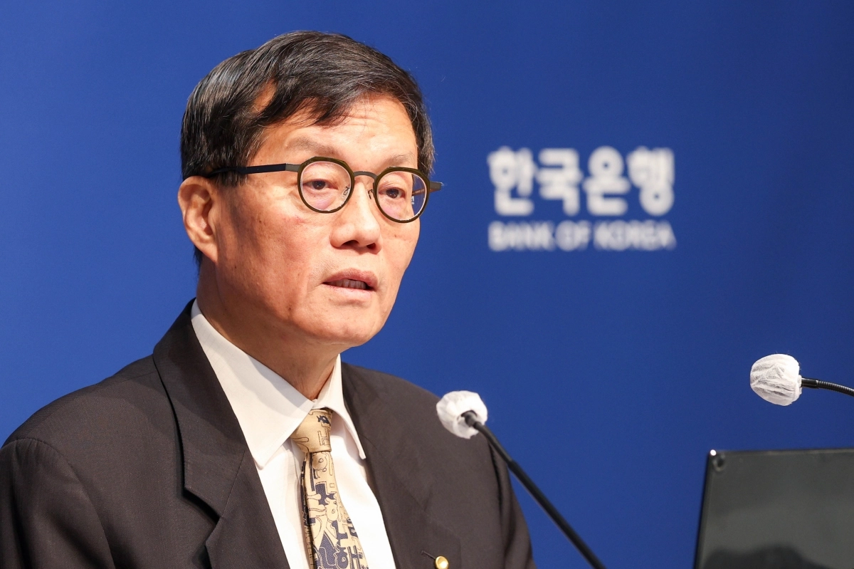 이창용 한국은행 총재가 10일 서울 중구 한국은행에서 열린 통화정책방향 기자간담회에서 발언하고 있다. 2026.4.10. 공동취재