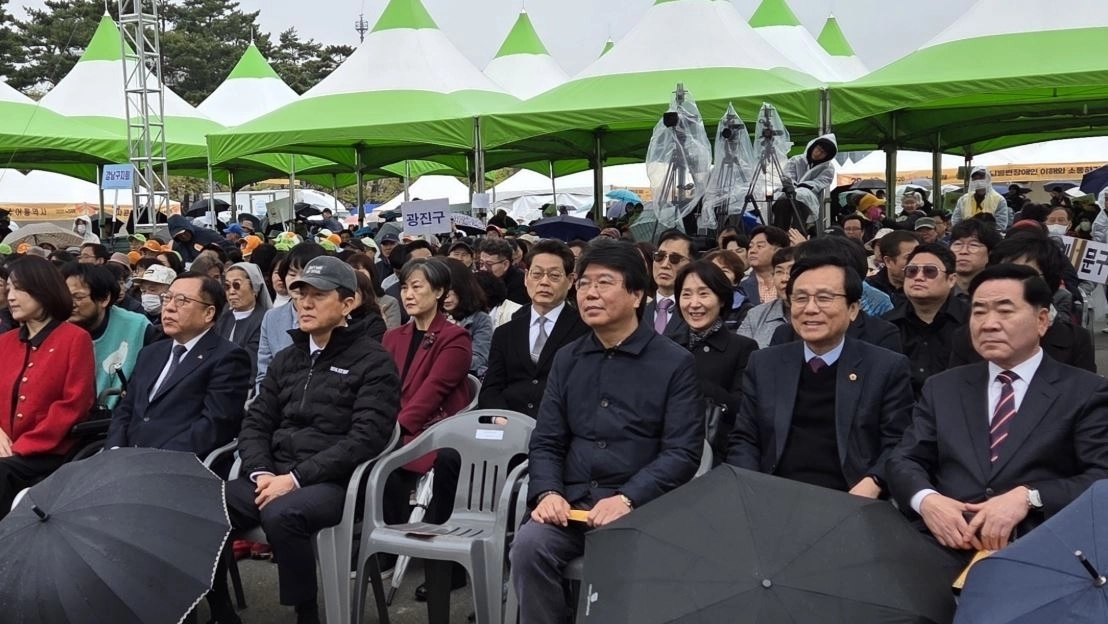 강석주 의원(맨 앞줄 오른쪽에서 두 번째)이 행사에 참석하고 있다.
