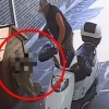 thumbnail - “목에 올무 채워 질질”…가정집 반려견 끌고 간 60대 개장수 영상 ‘충격’