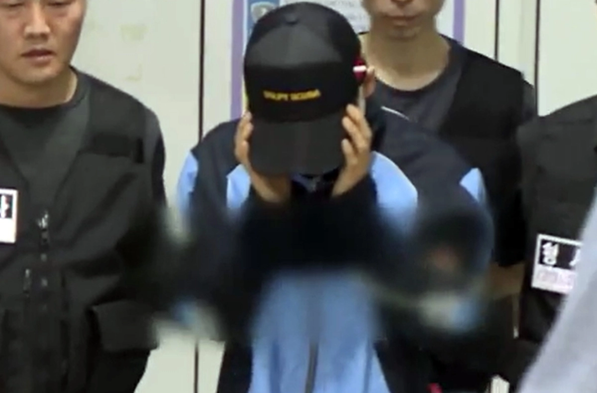 현장검증을 위해 경찰서를 떠나고 있는 피의자 박 모씨  사진-연합뉴스TV