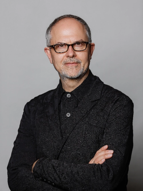 뮤지컬 ‘베토벤’ 재연 연출을 맡은 길 매머트는 “같은 것만 반복하기보다는 새로운 예술을 만드는 것도 중요하다”면서 이번 공연을 ‘베토벤 2.0’으로 규정했다. EMK 제공