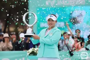 KLPGA ‘김민솔 시대’… 와이어 투 와이어 우승 쐈다