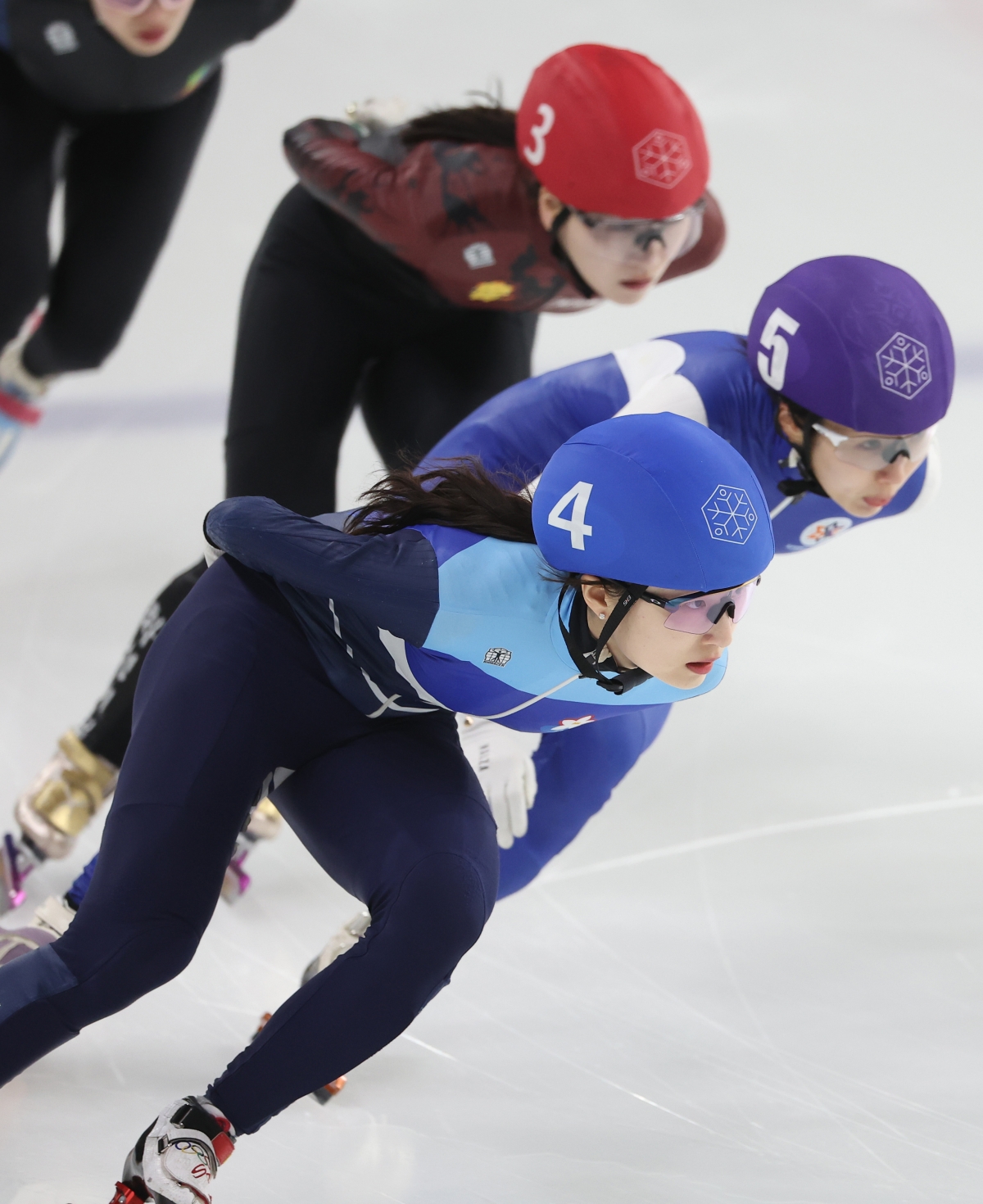 최민정(4번)이 12일 서울 양천구 목동아이스링크에서 열린 2026~27 쇼트트랙 국가대표 2차 선발대회 여자 1000m 결선에서 질주하고 있다. 2026.4.12 연합뉴스