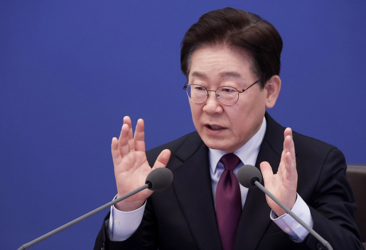 수석보좌관회의 발언하는 이재명 대통령