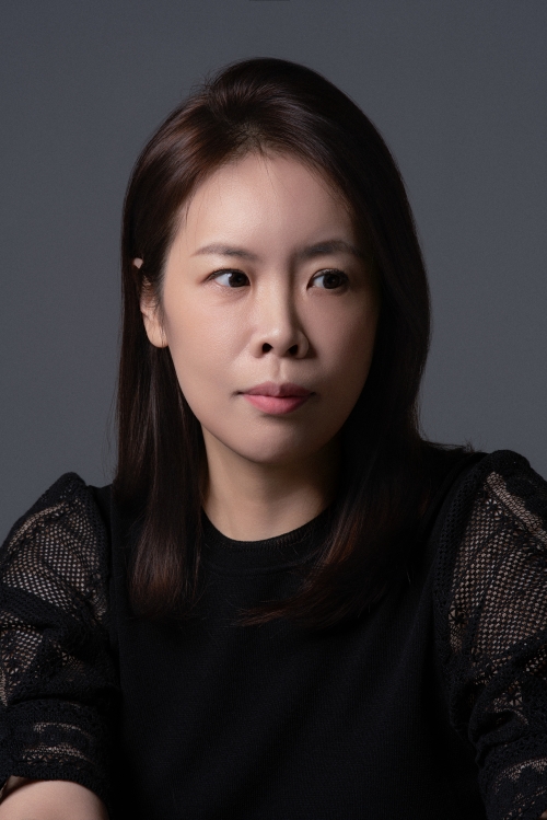 강지영 작가.