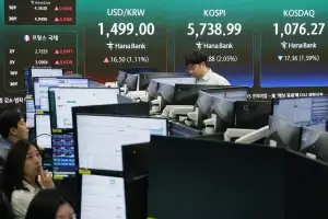 ‘이란 해협 봉쇄’에 삼성전자 3%↓…코스피 2% 하락 출발
