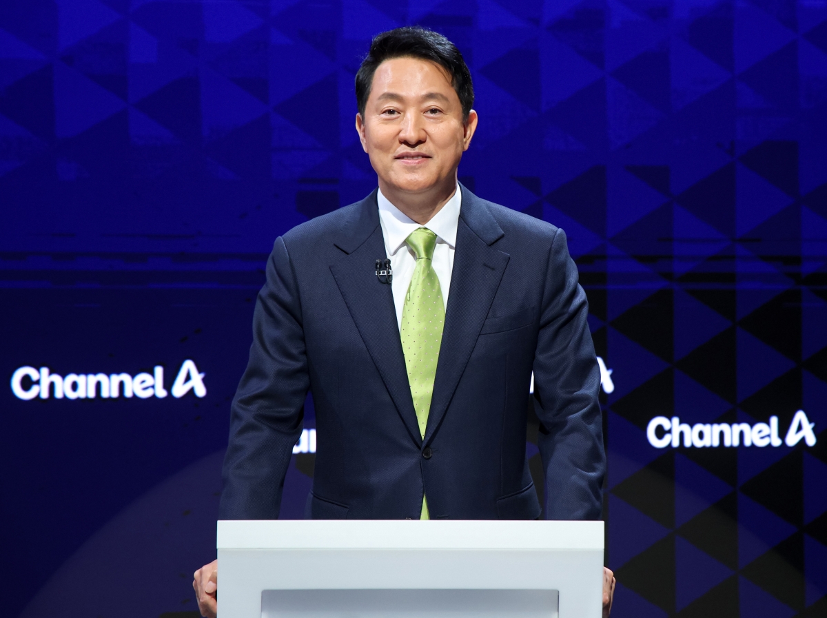 오세훈 서울시장이 지난 10일 종로구 채널A 스튜디오에서 열린 국민의힘 서울시장 후보 제2차 TV 토론회에 참석해 대기하고 있다. 뉴스1